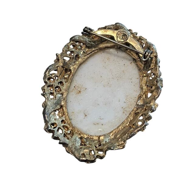 Vintage Hand Painted Brooch Gold Tone Pin Floral Elegant Mid Century Porcelain - Picture 2 of 8